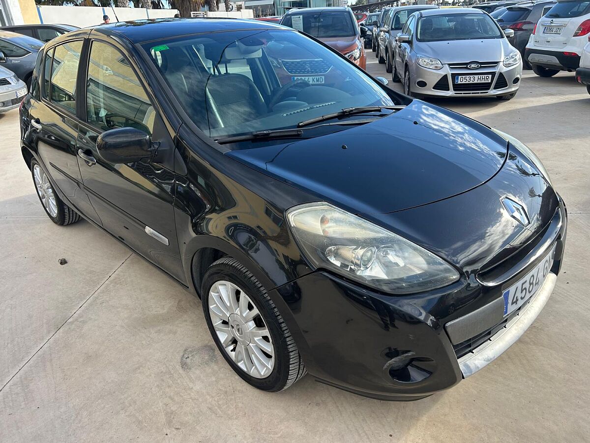 RENAULT CLIO PRIVELIGE 1.6 AUTO SPANISH LHD IN SPAIN 89000 MILES SUPERB 2009